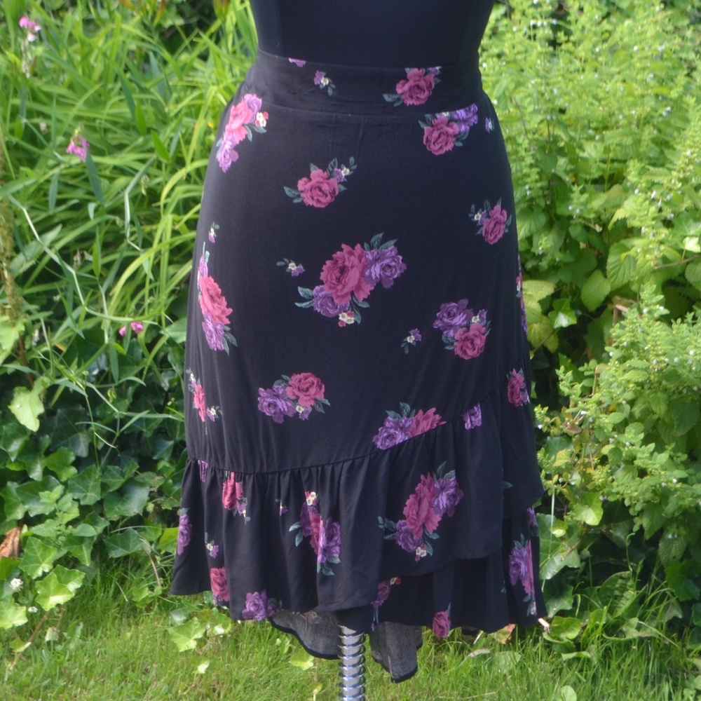 NWT Torrid 4X Hi-Lo Faux Wrap Ruffle Hem Skirt